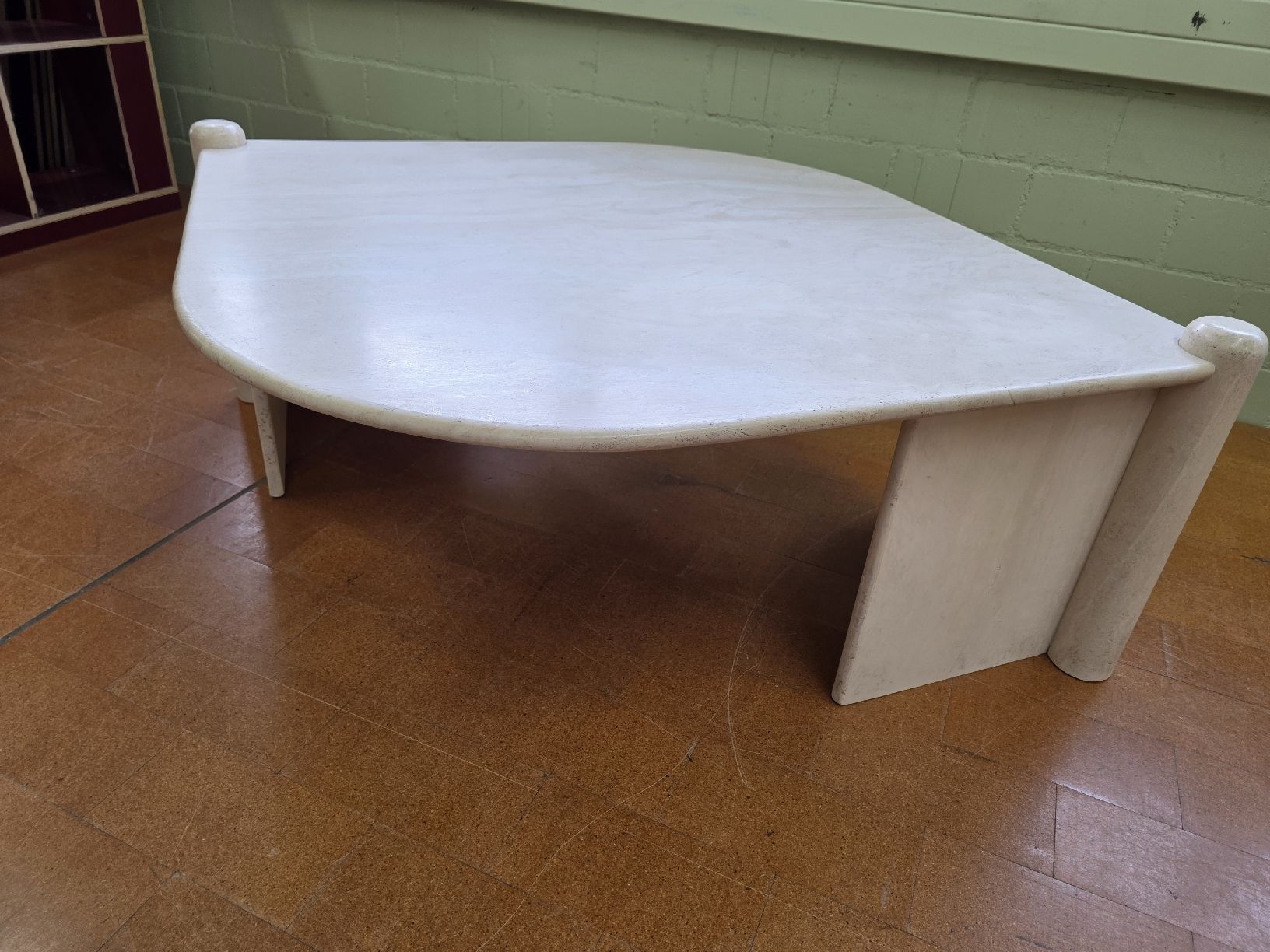 Tavoli: Designer Vintage Couchtisch aus Travertin – Usato da Lichtensteig venduto da Polsterwerk 5