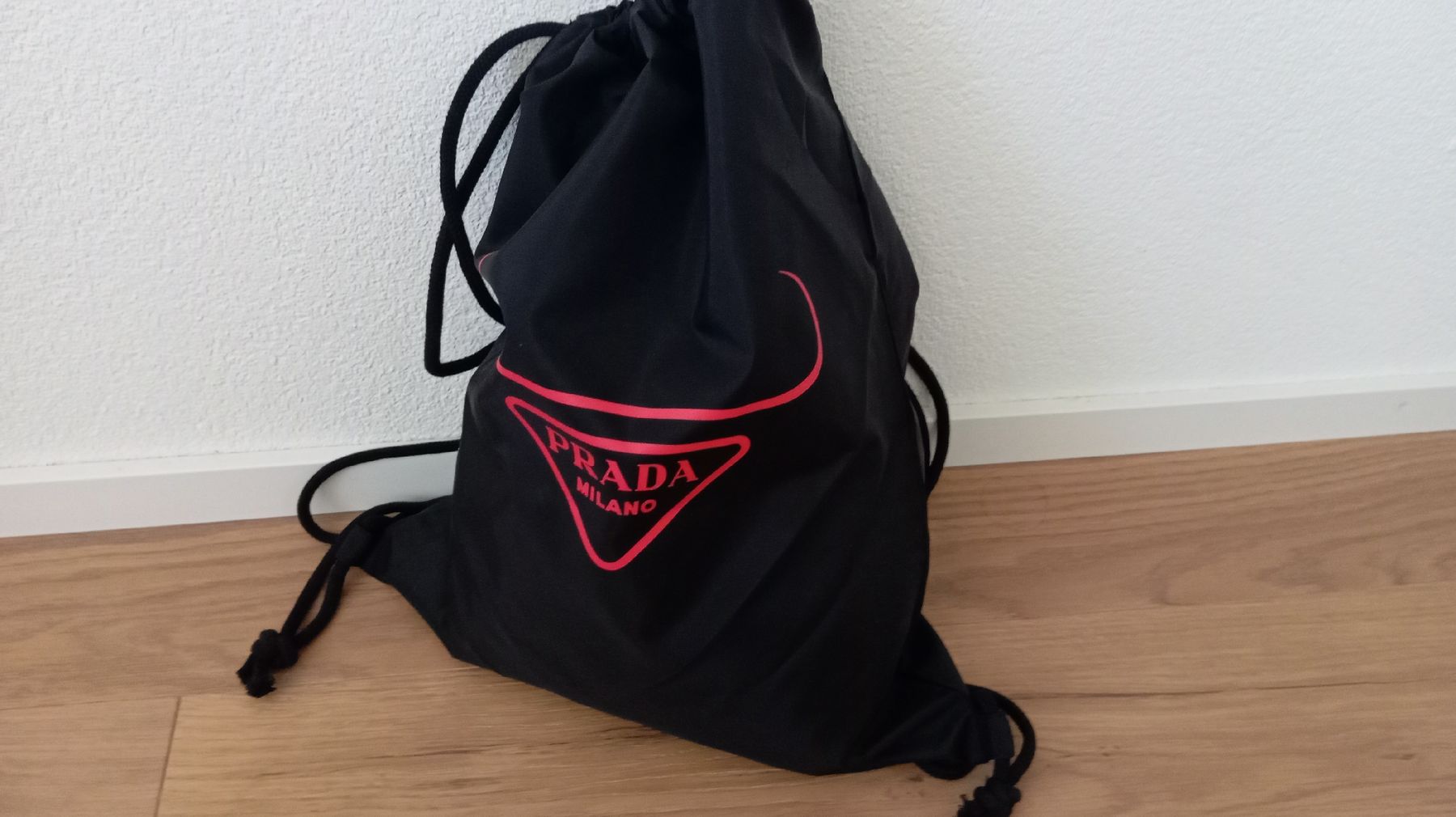 Prada Zaini: Prada Turnbeutel / Sportbeutel, neu – Nuovo (secondo la descrizione) da Romanshorn venduto da mololo 2