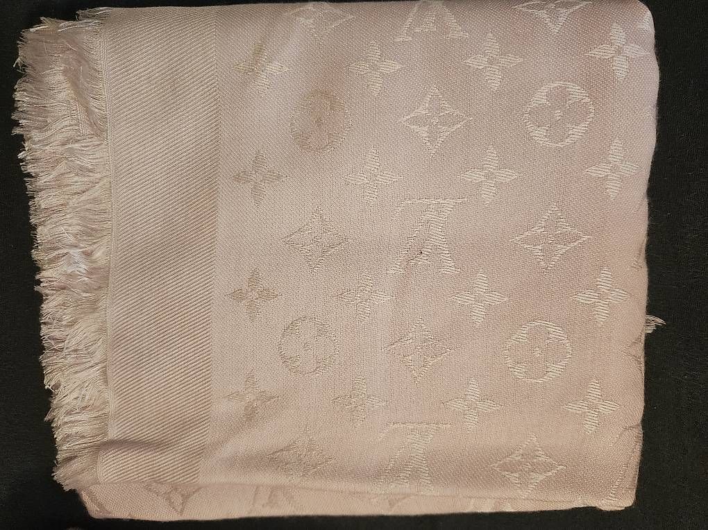 Louis Vuitton Foulard & Sciarpe: LV Schal Rose Claire Rosa – Nuovo (secondo la descrizione) da Ottenbach venduto da RaRo 3