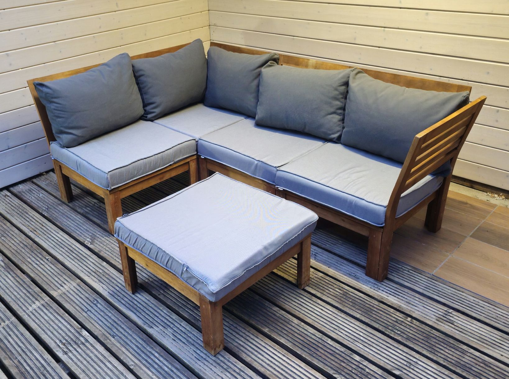 Ikea Divani: Gartenlounge Ecksofa mit Polstern und Beistelltisch – Usato da Etzgen venduto da VierRingeA6 2