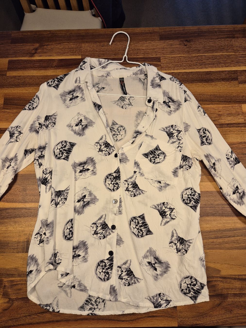 Camicette: Bluse mit Katzenmotiv – Usato da Schlieren venduto da nat_76vd