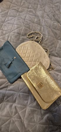 lot Vintage Handbag Bundle: Stylish Purses for Any Occasion