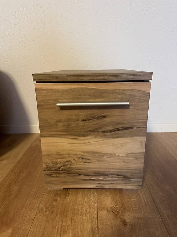 Livique Commodes: Wohnzimmer-Beistellschrank – D'occasion à Aarburg par Injac 1