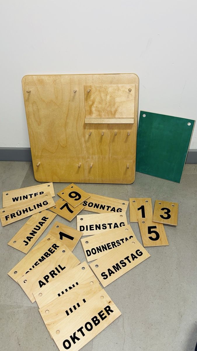 Kalender: Holz-Dauer-Kalender, Wandkalender, immerwährender Kalender – Gebraucht aus Schönenbuch von hug_f2ny 1