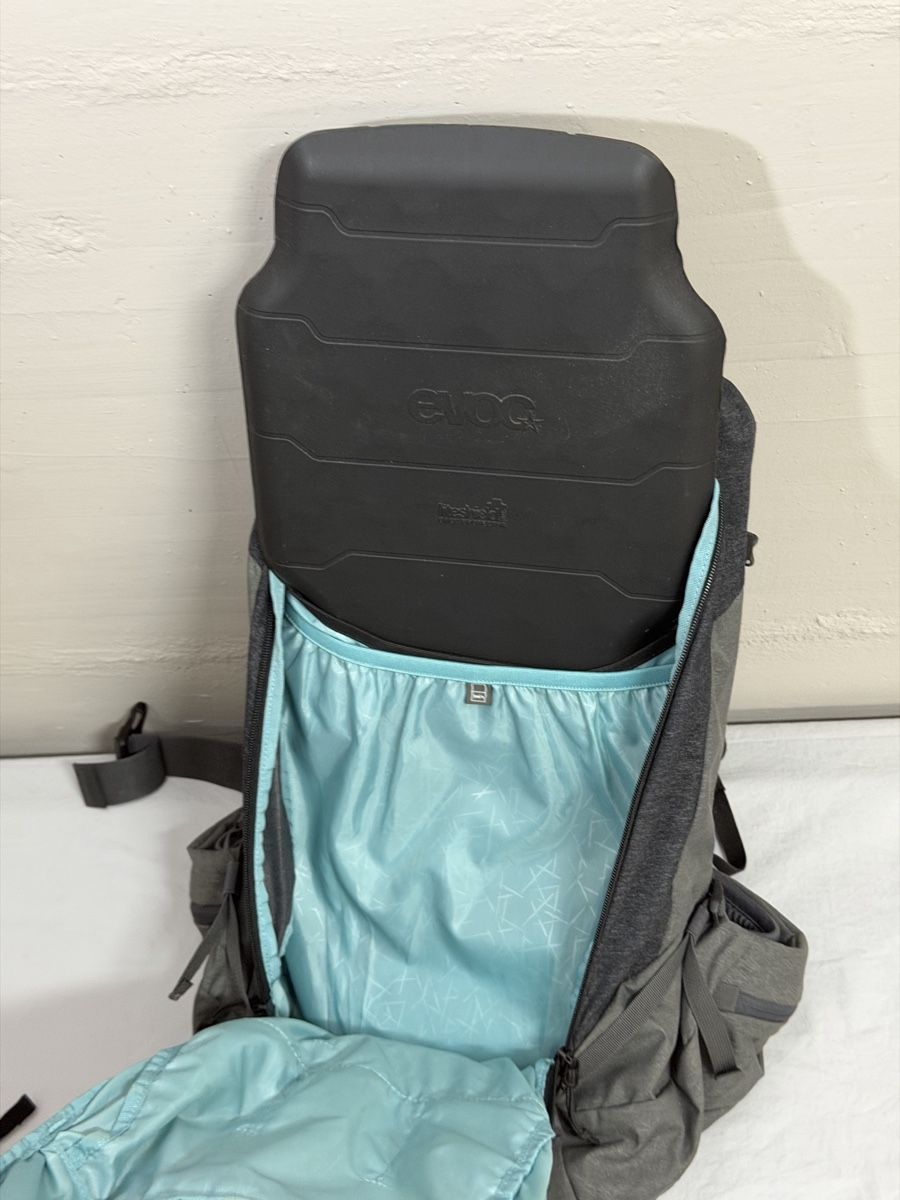Evoc Sacs à dos: EVOC Rucksack mit Protektor – D'occasion à Horgen par -Capitano- 3