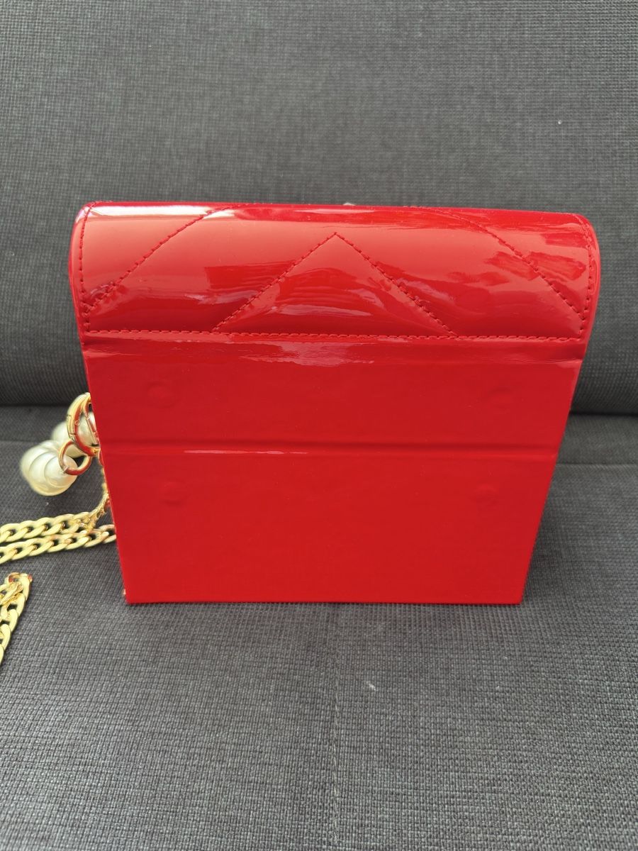 Taschen für Damen: YSL Red patent vanity case clutch bag – Gebraucht aus Fischbach-Göslikon von Vera2109 1