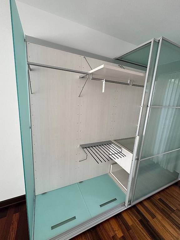 Armoires: Designer glass schrank – D'occasion à Binningen par ferschdenix 3