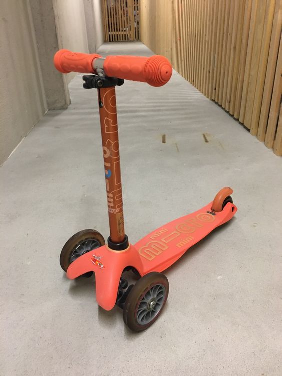 Pchnfei Mini Trottinette Dorée à Doigts - 2 Roues - Skateboard Miniature Pour Entraînement De La Dextérité
