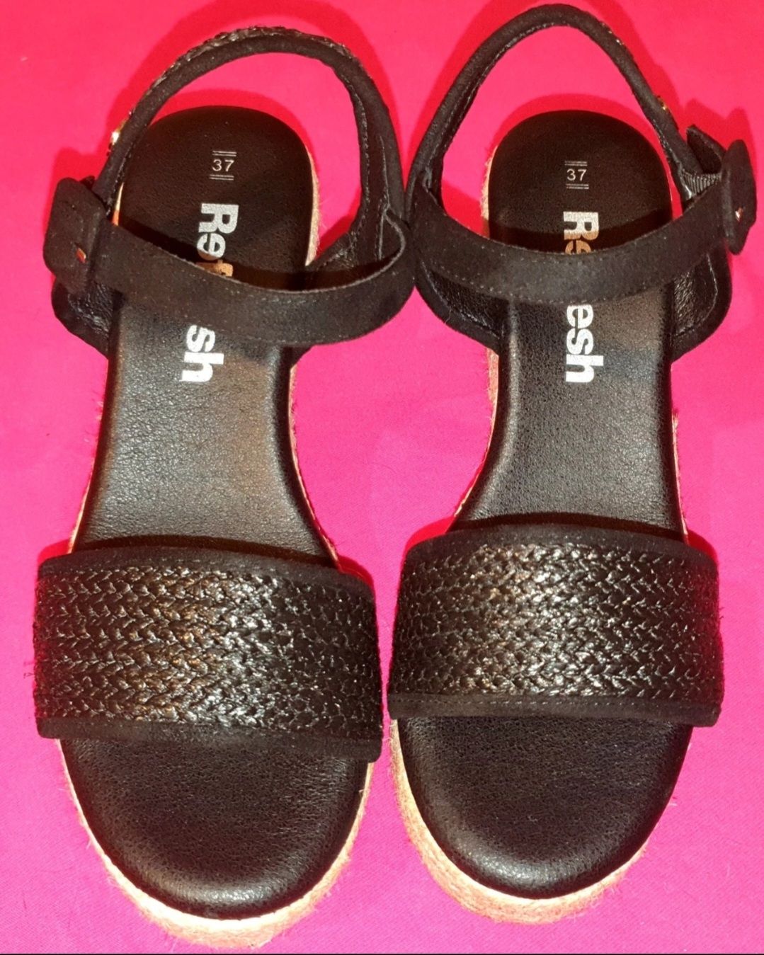Scarpe da donna: Refresh Schwarze Keilabsatz-Sandalen Grösse 37 – Usato da Seuzach venduto da mar_8tfs 1