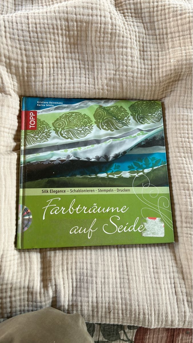 Libri: Farbträume auf Seide - Schablonieren, Stempeln – Nuovo (secondo la descrizione) da densbüren venduto da Oldaden