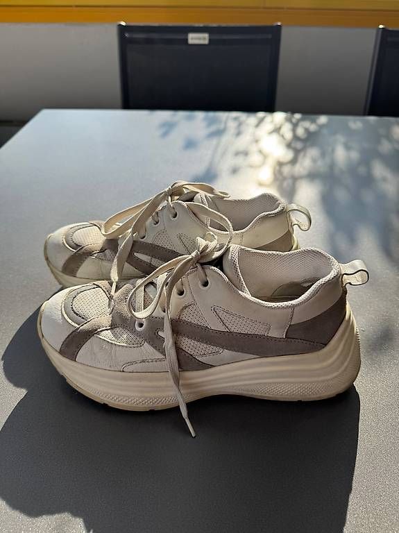 Prada Herrenschuhe: Prada Sneaker – Gebraucht aus Oberägeri von itssilvan 1