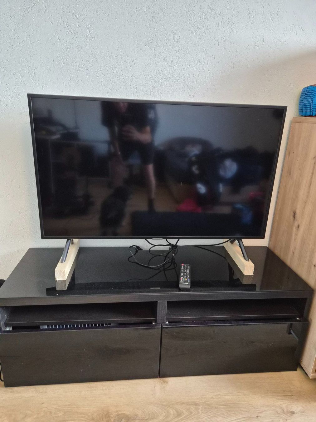 Ikea Meubles TV: TV und TV Sideboard – D'occasion à Ballwil par Stechpalm0 1