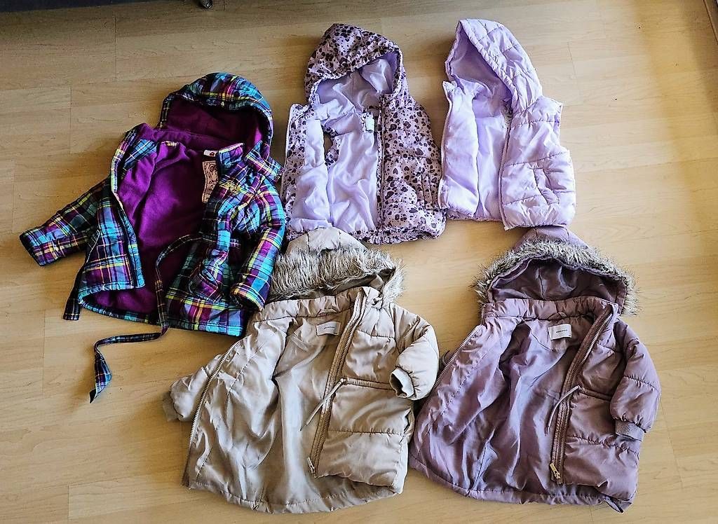 Giacche & Cappotti: 3 Kinderjacken, 2 Kinderwesten - durchschnittliche Grösse 98 – Usato da Zürich venduto da maynardo