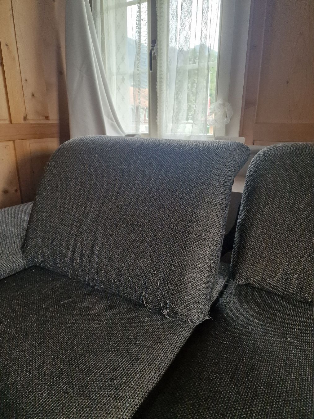 Sofas: Grosses Sofa ab 1.- – D'occasion à Studen SZ par TobiGrueni 4