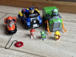 Paw Patrol Spielfiguren und Fahrzeuge