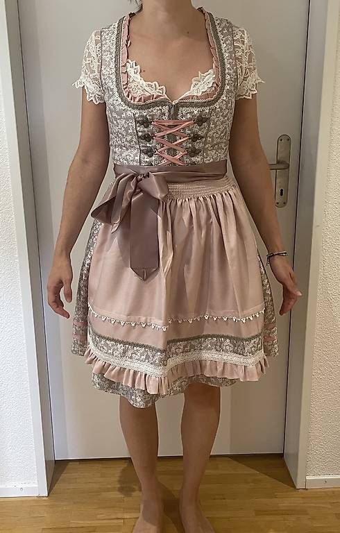 Robes: Krüger Madl Dirndl – D'occasion à Wettingen par web_cqg9 2