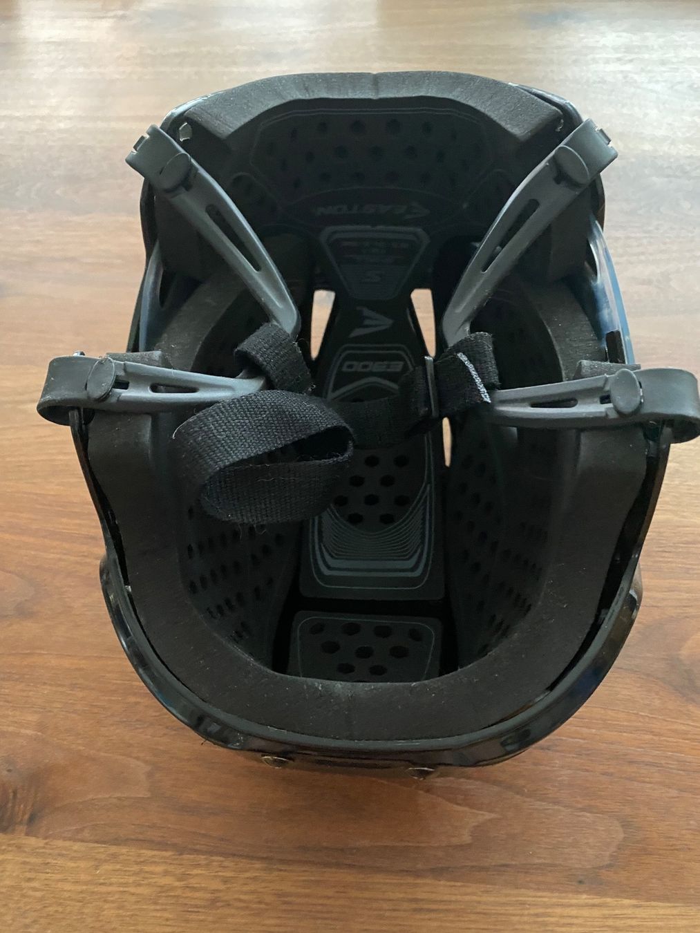 Caschi: Schiedsrichter Helm – Usato da Dietlikon venduto da Tonschildchrott 2