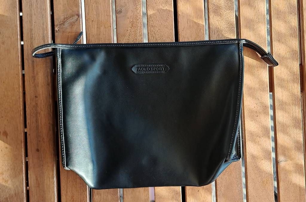Kosmetikkoffer: Grosses Leder Necessaire/Kulturtasche schwarz – Gebraucht aus Zürich von Ricpat