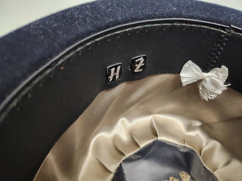 Copricapi, berretti & cappellini: Damenhut dunkelblau / indigo  – Nuovo e nell'imballaggio originale da Zürich venduto da Rose_Marie