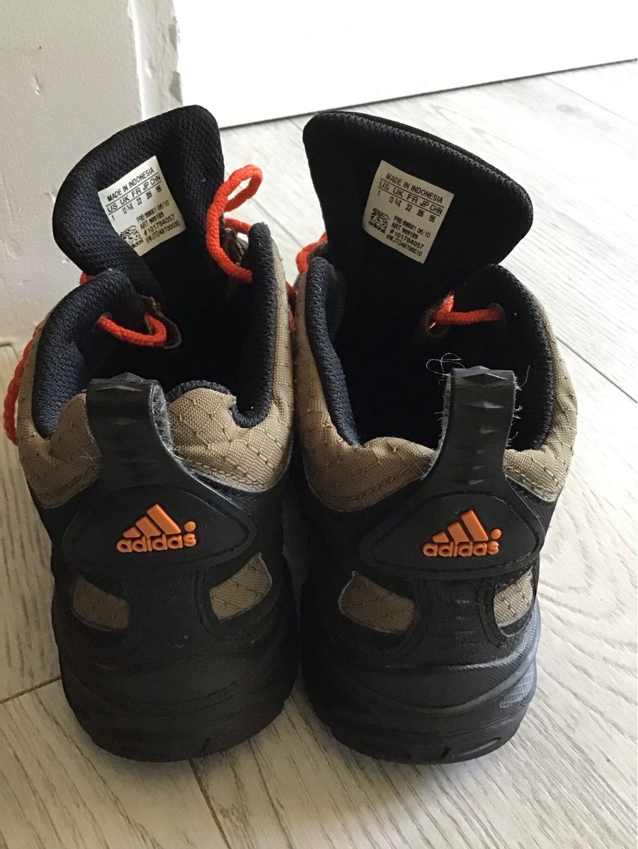 Adidas Scarpe da uomo: Adidas Schuhe Gr. 32, wasserfest (Frisch gewaschen).Guten Zu – Usato da Seuzach venduto da Tureda 2