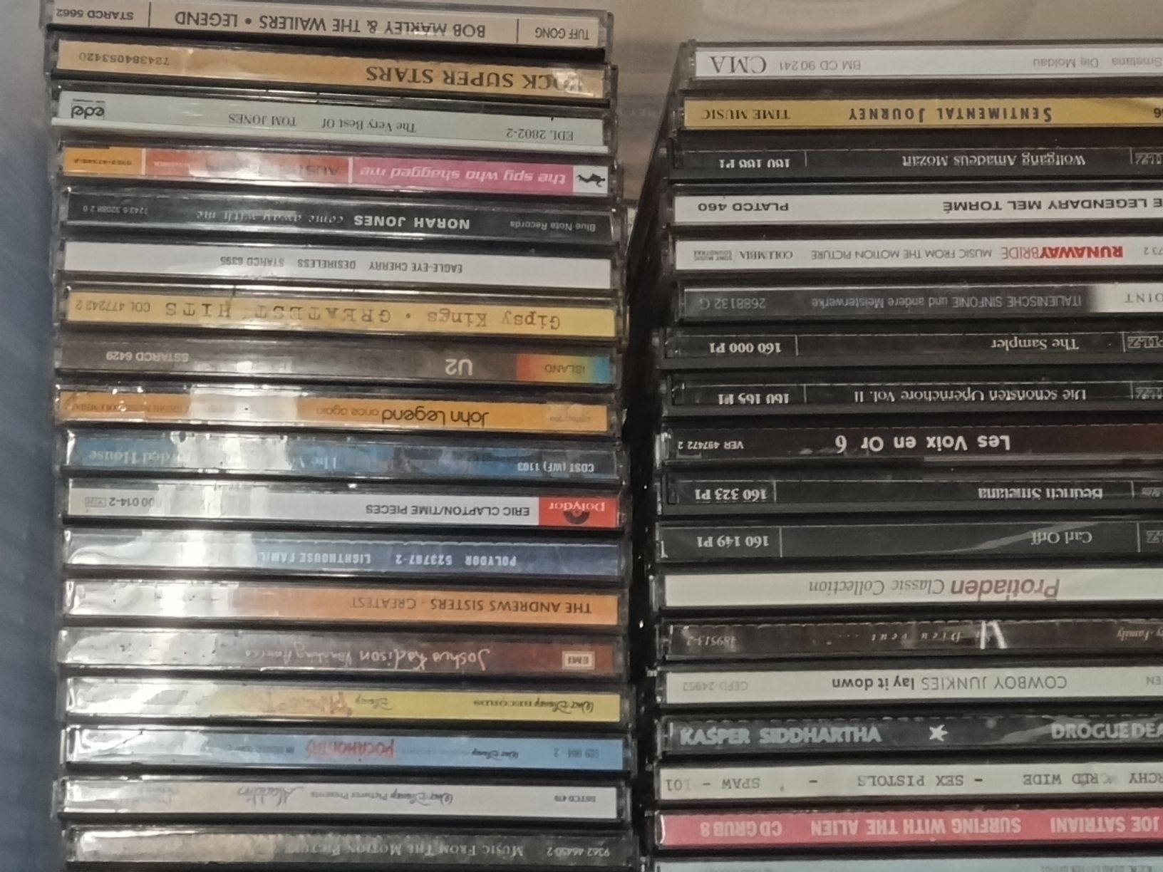 CD: Lot de CD divers+ cases – Usato da Farvagny-le-Grand venduto da LaCaverne 1