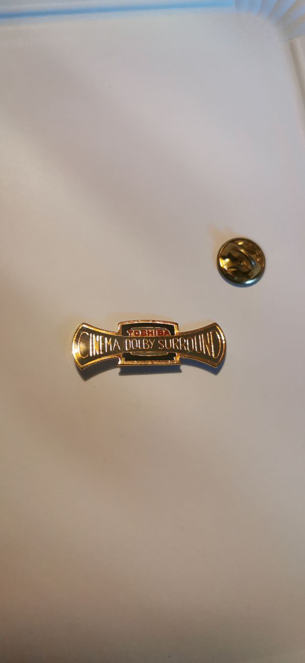 Placchette & Badge: Pin Toshiba  – Usato da Genève venduto da vins50