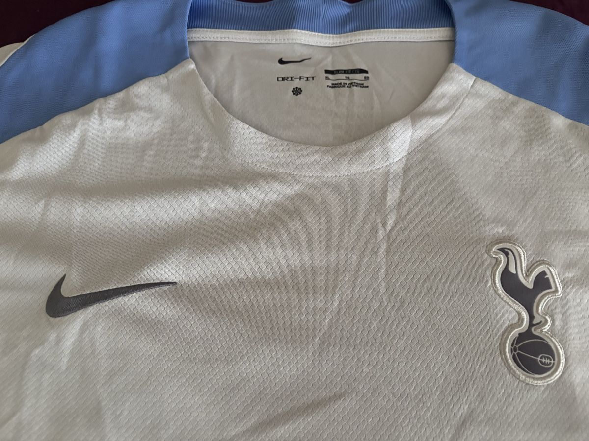 Nike Maillots de corps & Pantalons: Tottenham maillot  – D'occasion à Le Grand-Saconnex par focamix 1