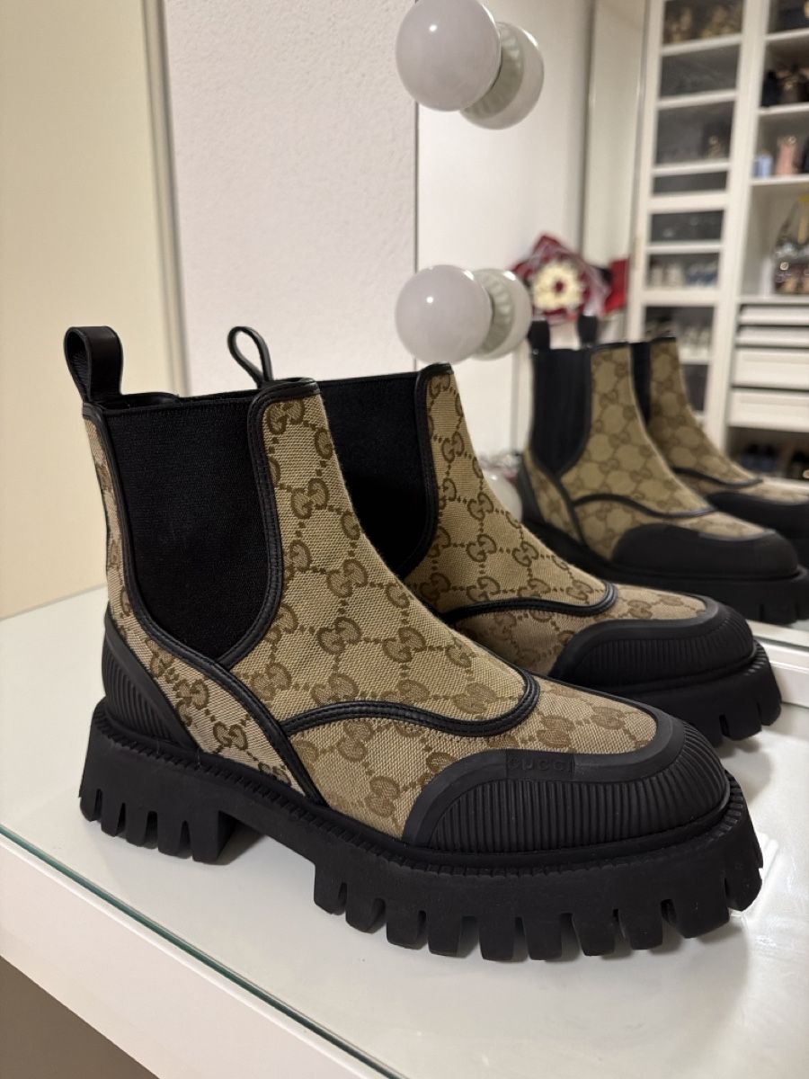 Gucci Scarpe da donna: Gucci Winterstiefel mit Monogramm neuwertig – Nuovo (secondo la descrizione) da St. Gallen venduto da TairiZ