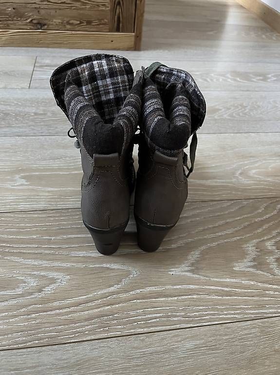 Damenschuhe: Vends bottillons femme – Gebraucht aus Crans VS von cei_qws7 4