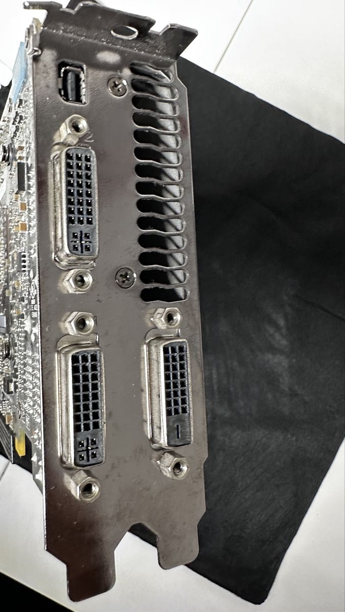 Nvidia Grafikkarten: NVIDIA GeForce GTX 690 4GB – Gebraucht aus Ballwil von S.A_62 5