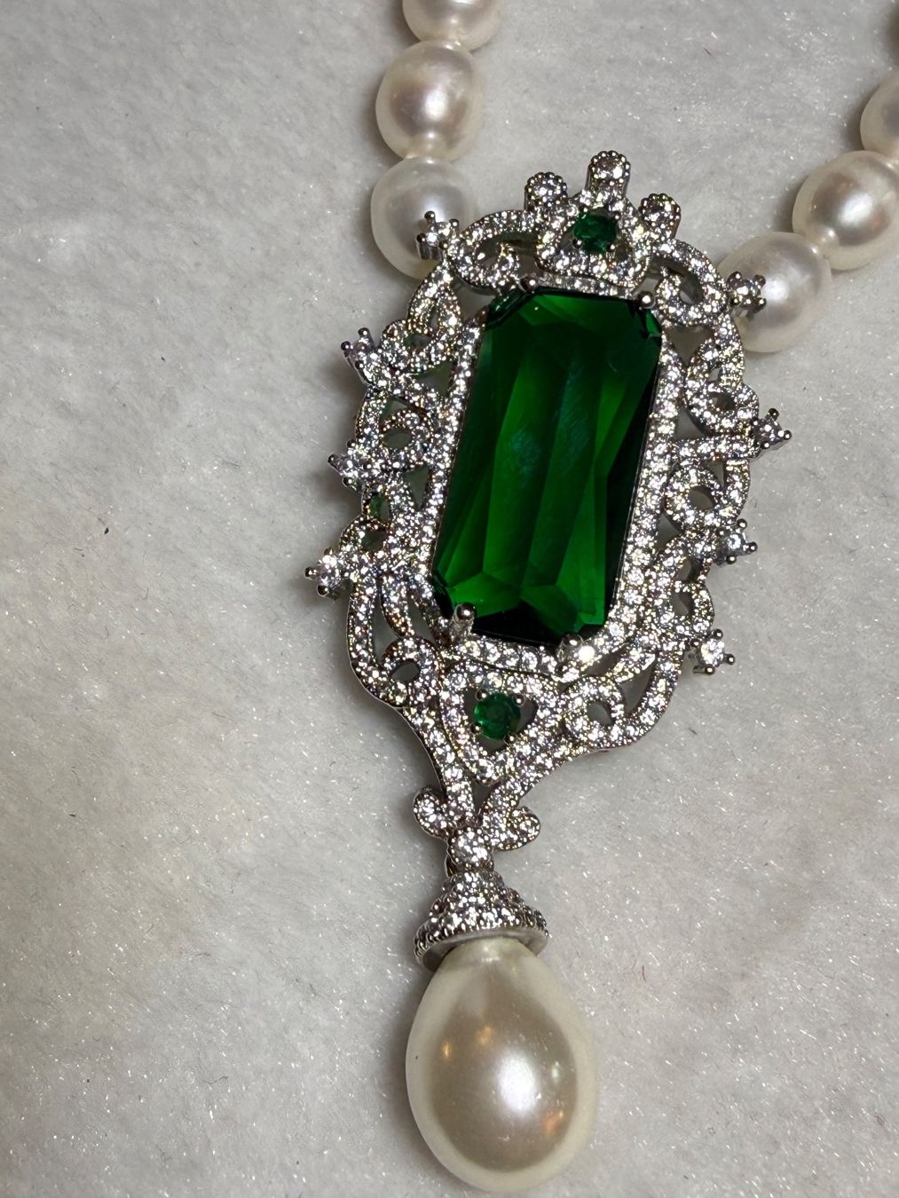 Catenine: Collier de Perles Émeraude – Nuovo e nell'imballaggio originale da St-Maurice venduto da Sandrinette123 2