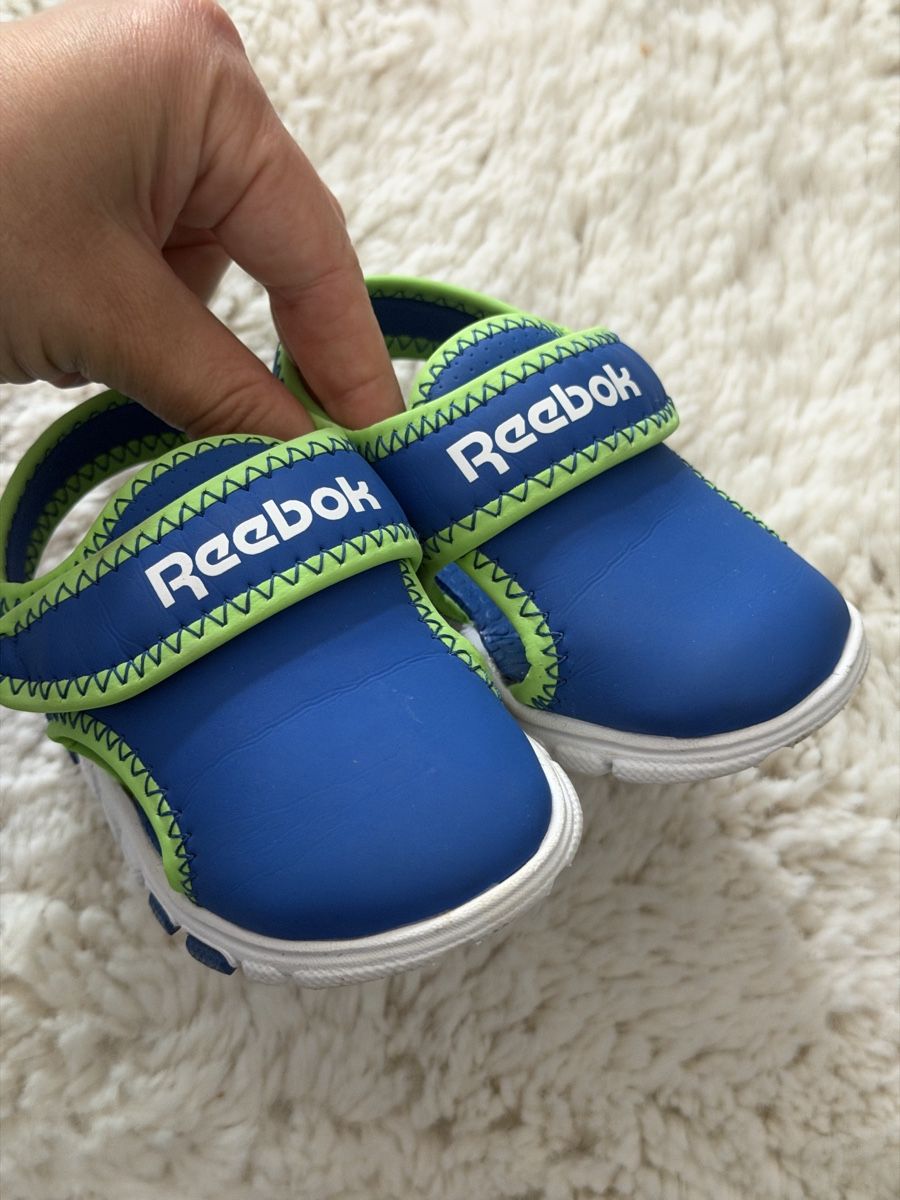 Reebok Schuhe für Jungen: 2 items , kids , size 21 – Gebraucht aus Schaffhausen von Nadiuna 4
