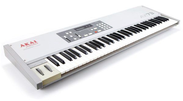 Akai Strumenti musicali: Akai MX-73 MIDI Master Keyboard – Usato da Viganello venduto da XTECHSTOREX