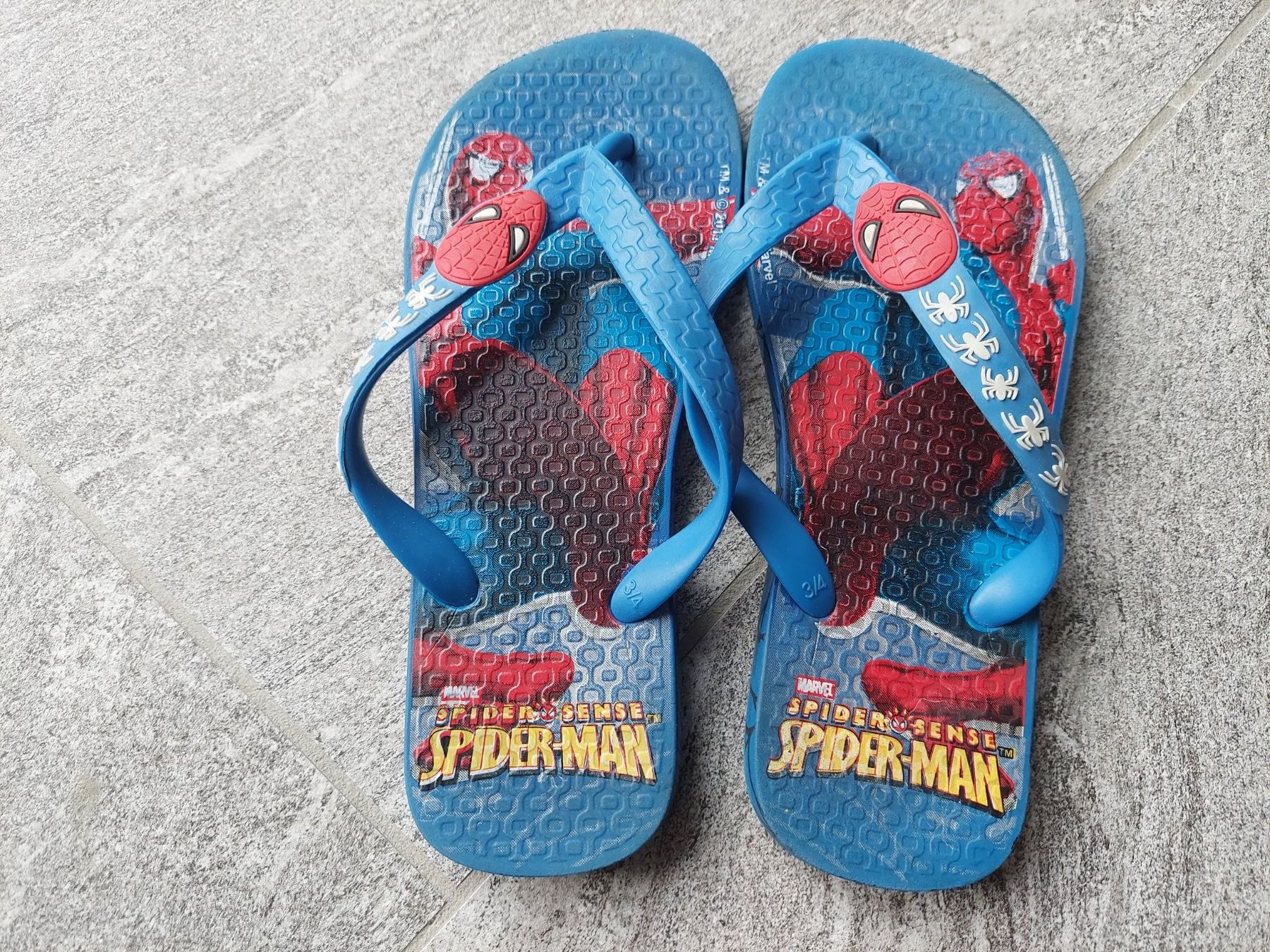 Scarpe per ragazzi: Spider-Man Flip Flops - Grösse 33 / 34 – Usato da Wiesendangen venduto da troawus 2