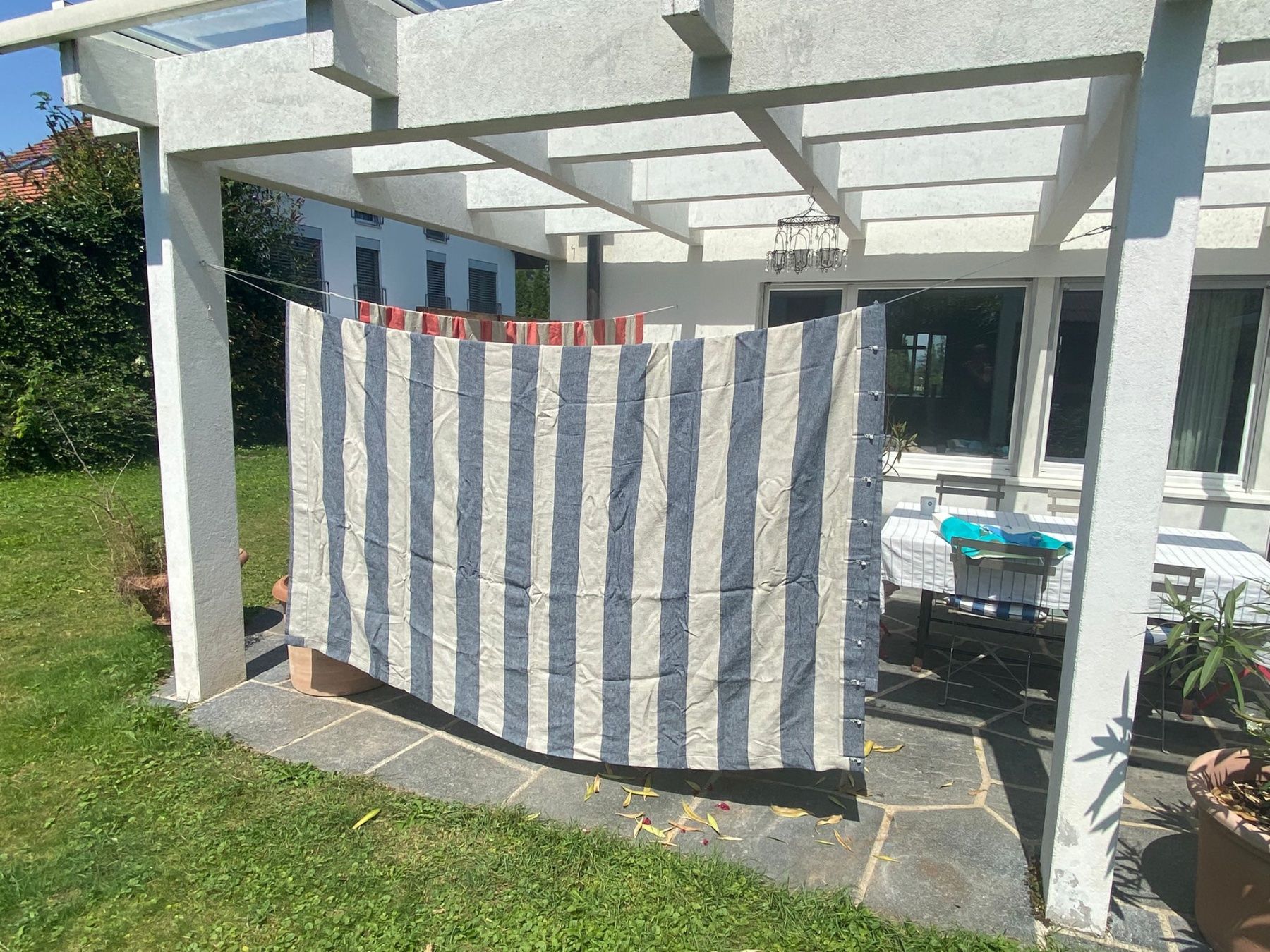 Vorhänge: 1X luxuriöse 100% Leinenvorhang Blau&Beige und/oder Rot&Beig – Gebraucht aus Dübendorf von SHAS2009