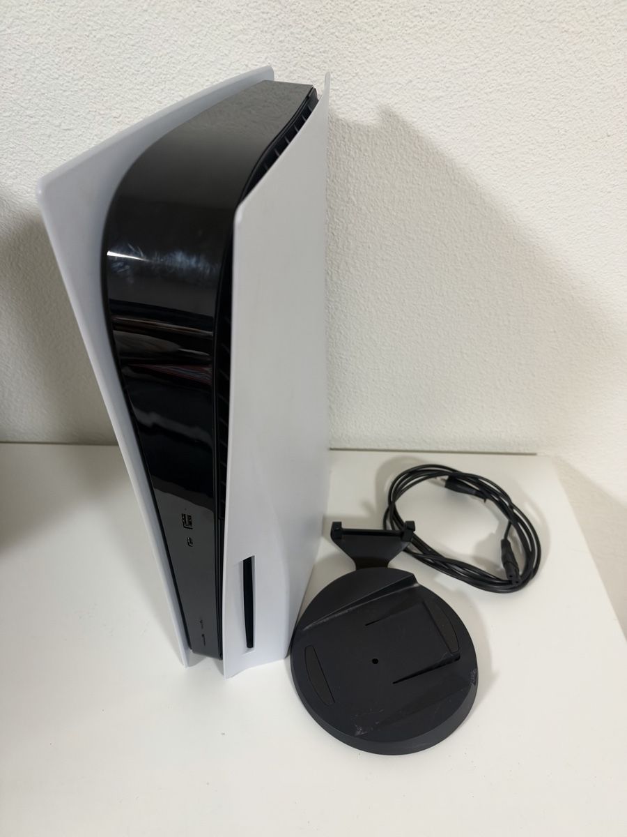 Sony Konsolen: PS5 fat disc edition defekt – Defekt aus Lausanne von Lemanchot
