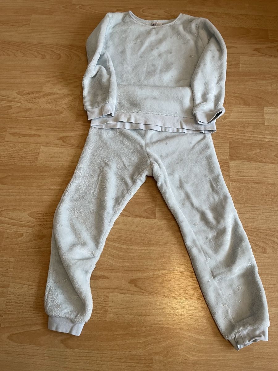 H&M Pigiama & Simili: Mädchen Pyjamas gr 122 /128 – Usato da Chur venduto da Tsambiko 4