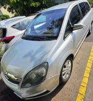 Opel Zafira B 2.2 Automatik 7 Sitz mit 8 felgen & 8 Reifen