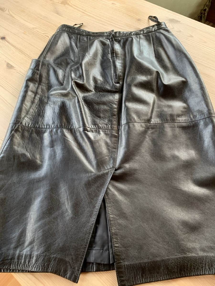 Gonne: LEONARDO schwarzer Lederrock, Gr. 40 Vintage – Usato da Malix venduto da Bigbonsay 1