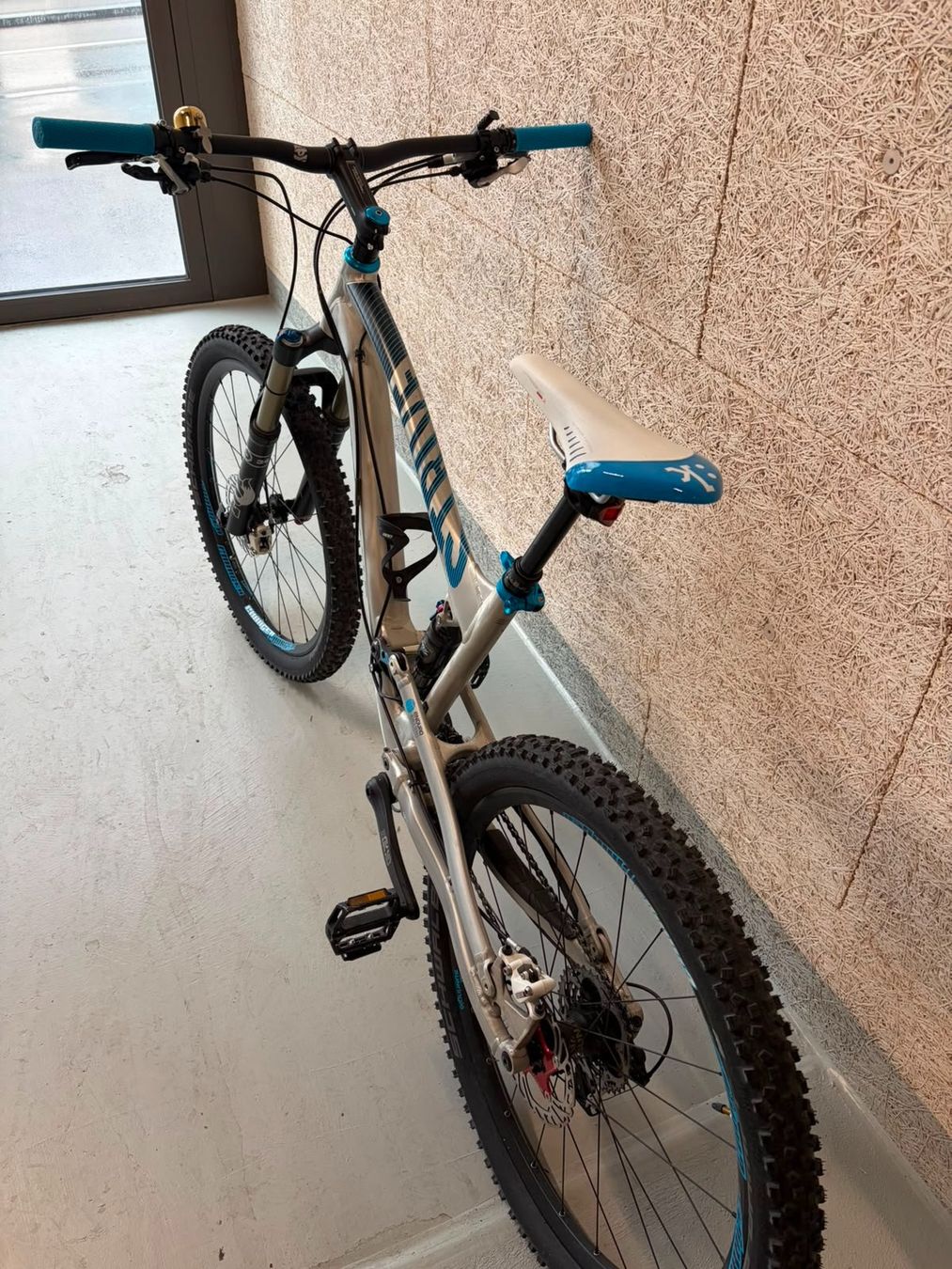 Velos: Mountainbike silber gebraucht – Gebraucht aus Neuhausen am Rheinfall von keishinofficial 3