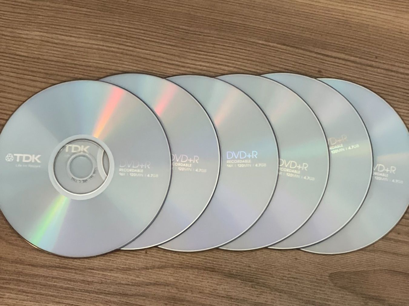 Tutti i DVDs: TDK DVD+R Rohlinge, neuwertig, – Nuovo (secondo la descrizione) da Biel/Bienne venduto da Cmobi