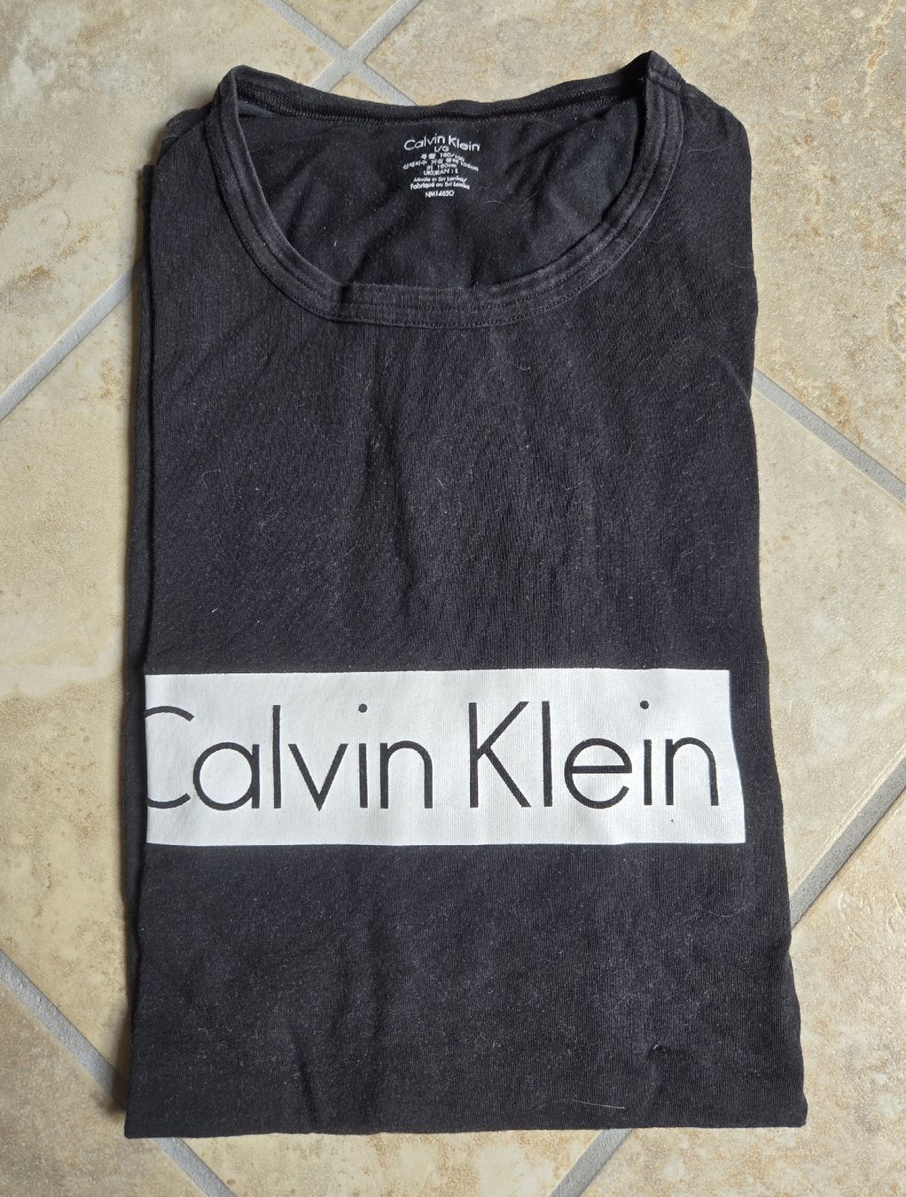 Calvin Klein T-shirt: T-shirt Calvin Klein noir taille L – Usato da Chailly-Montreux venduto da svenm53 1