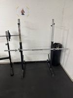 Squat Rack / Kniebeugenständer mit Dip-Station