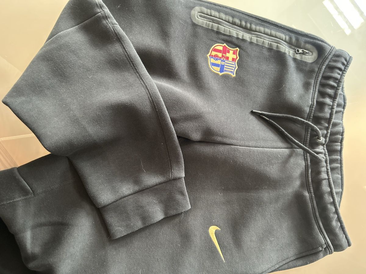 Nike Hosen: Nike FCB Hose – Gebraucht aus Bülach von Chicken_nugget