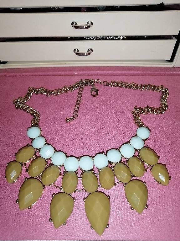 H&M Colliers: Collana – D'occasion à Davesco-Soragno par Mia_sii