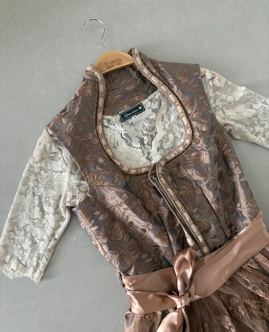Robes: Alpenherz Dirndl mit Bluse, Gr. 40 – Neuf (Voir description) à Triesen par atos87 3