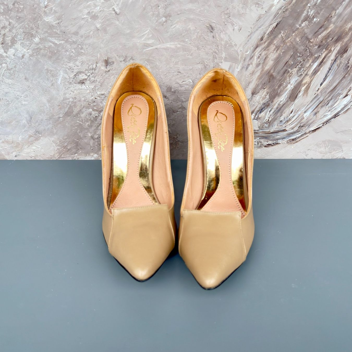 Chaussures femmes: Escarpins beige Queen Bee élégants – D'occasion à Thônex par Suisse.Shopping 2