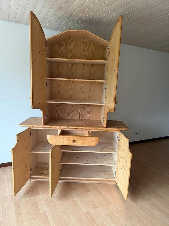 Schränke: Antiker Schweizer Bauernschrank – Gebraucht aus Stallikon von MariJ4 1