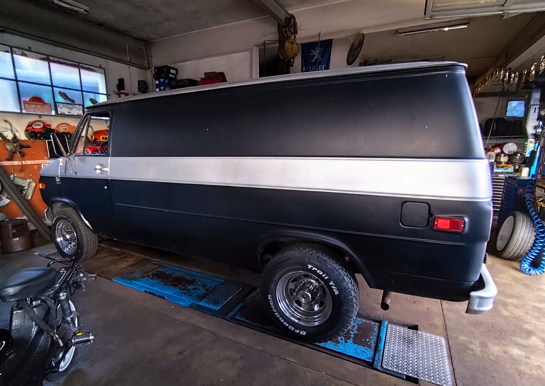 Véhicules de camping: Chevrolet Van G30 – D'occasion à Ollon VD par Docteur_Bibolini 7