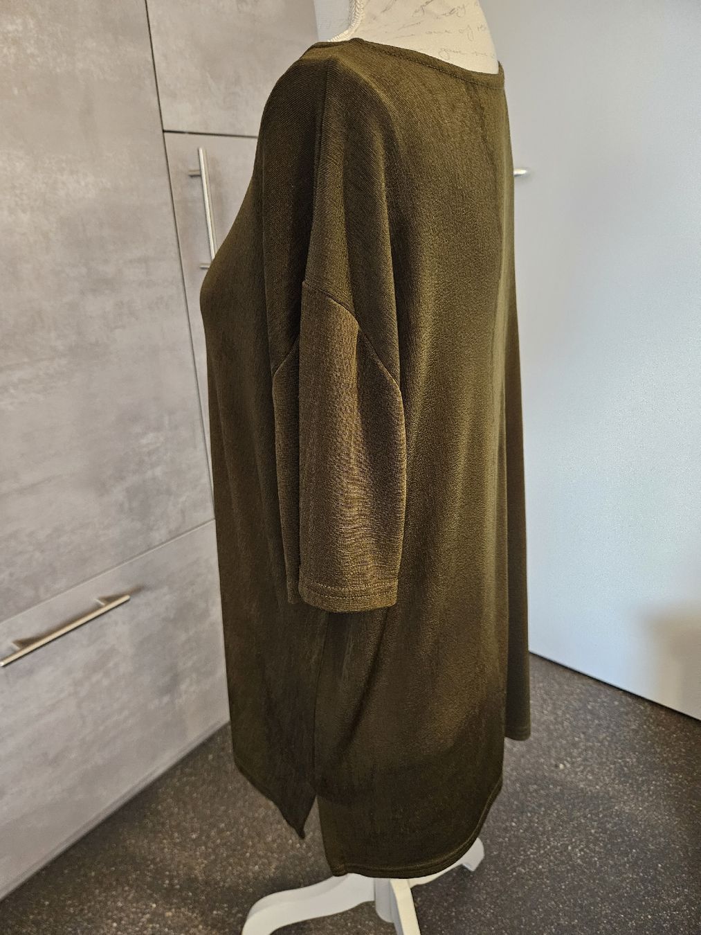 T-Shirts: Damen Shirt glitzernes olive Grösse L  – Neu (gemäss Beschreibung) aus Anwil von tamoos 1